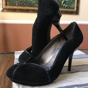 BCBGMaxAzria Suede Black Pump